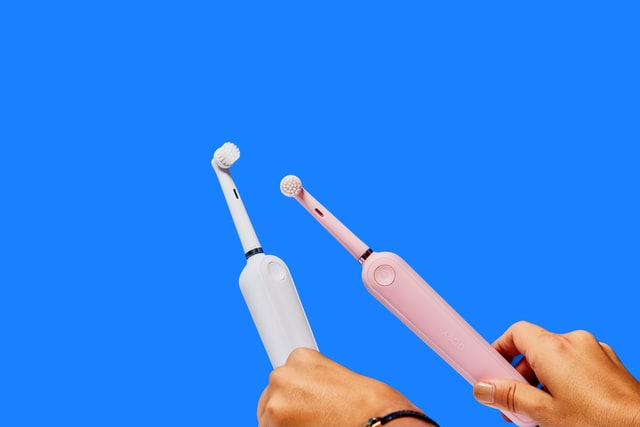 Comment utiliser une brosse à dents à ultrason ?